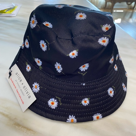 Alice + Olivia Reversible Bucket Hat - Picture 2 of 5